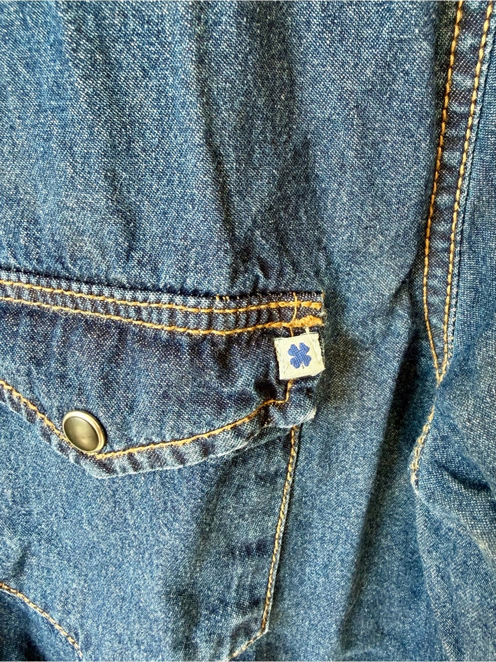 Lucky Brand Dark Blue Denim Button-Back Shirt. Large. - Picture 5 of 7